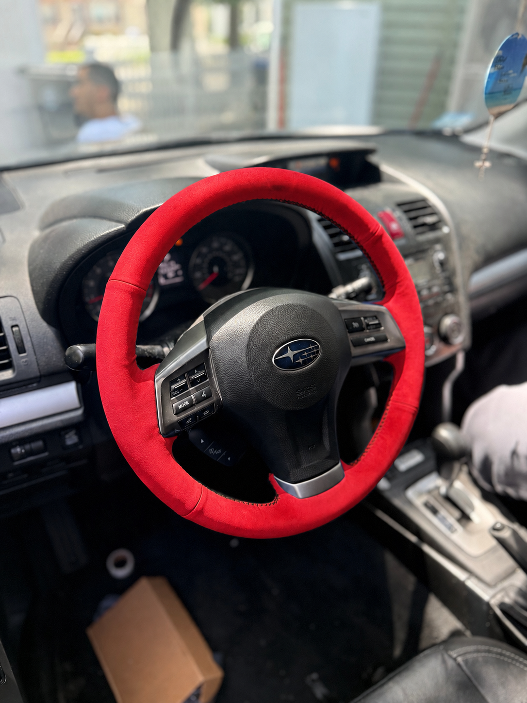 Suede steering wheel cover (Available for all makes and models)